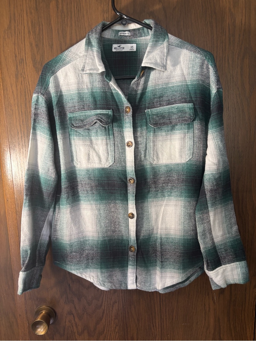 Hollister green and white plaid flannel boyfriend fit button shirt
